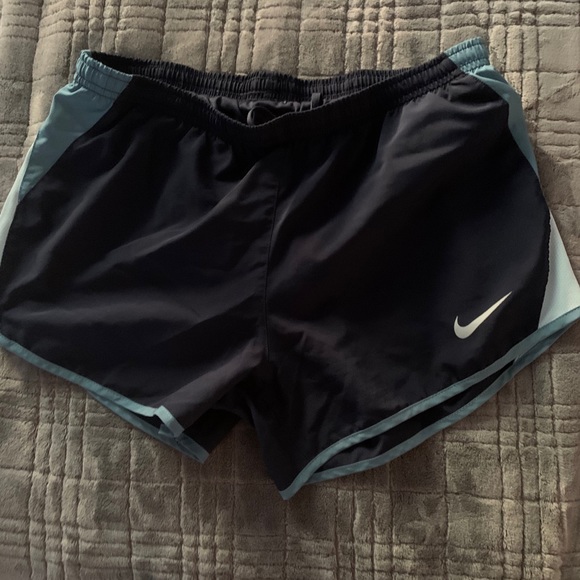 Nike running shorts - Picture 1 of 1